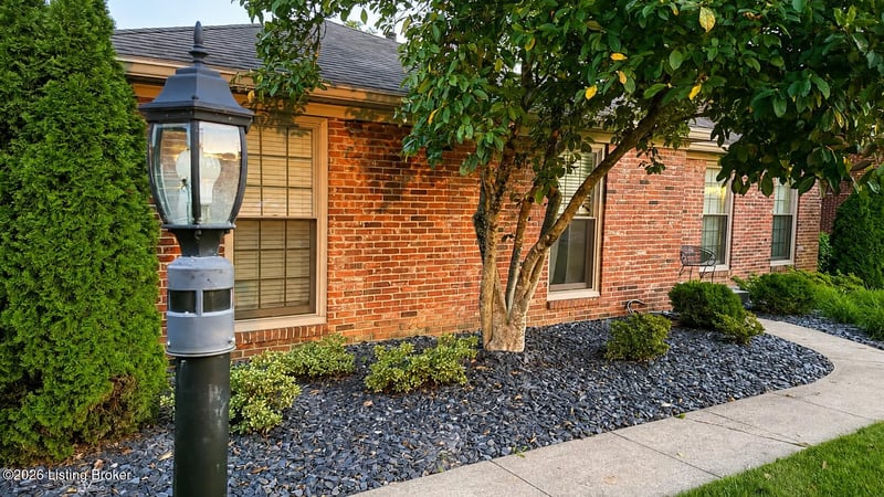 9402 Tiverton Way, Louisville, KY 40242