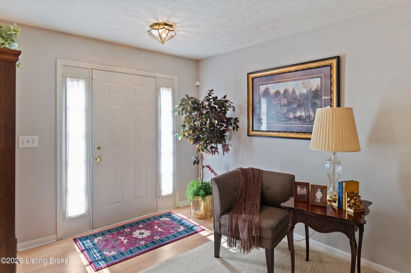 9404 Bayberry Green Ln, Louisville, KY 40291