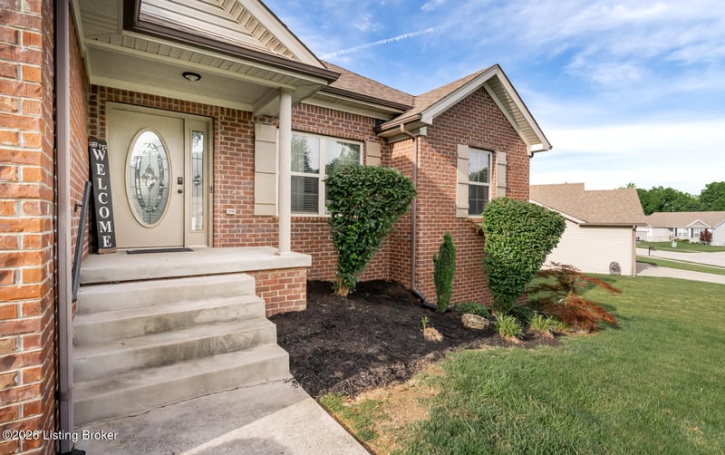 9409 Mossy Creek Way, Louisville, KY 40229