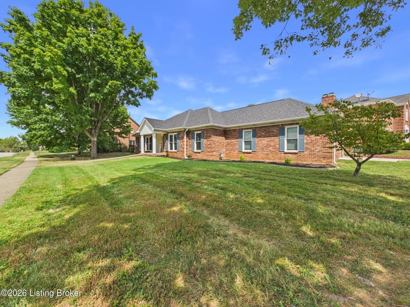 9411 Tamarisk Pkwy, Louisville, KY 40223