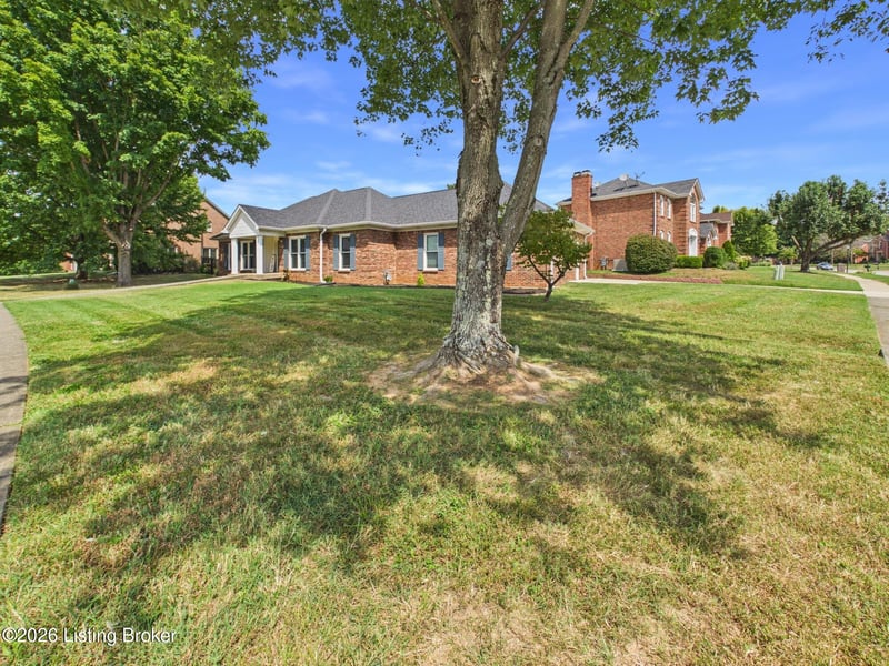 9411 Tamarisk Pkwy, Louisville, KY 40223