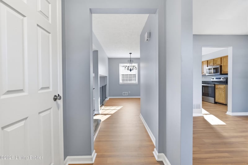 9416 Fairground Rd, Louisville, KY 40291