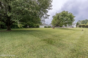 9416 Old Six Mile Ln, Louisville, KY 40299