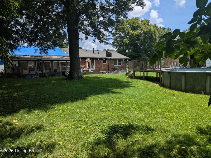 949 S Woodland Dr, Radcliff, KY 40160