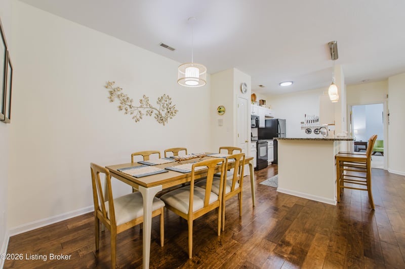 9500 Magnolia Ridge Dr #104, Louisville, KY 40291