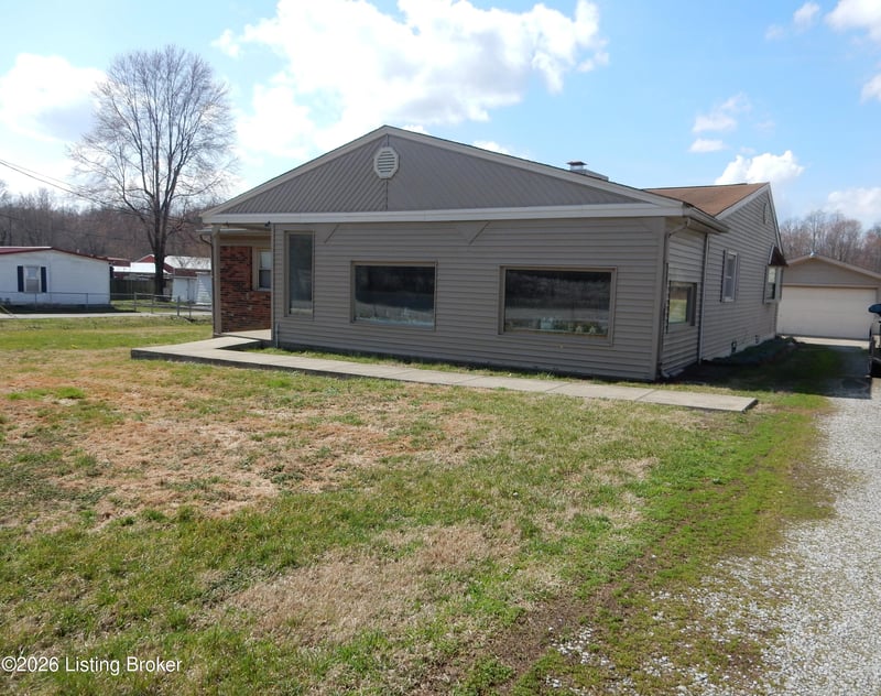 9502 Farmers Ln, Louisville, KY 40118