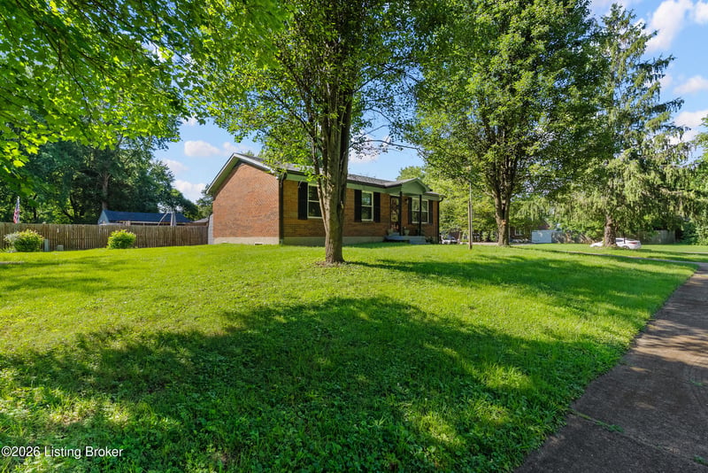 9504 Pirouette Ave, Louisville, KY 40118