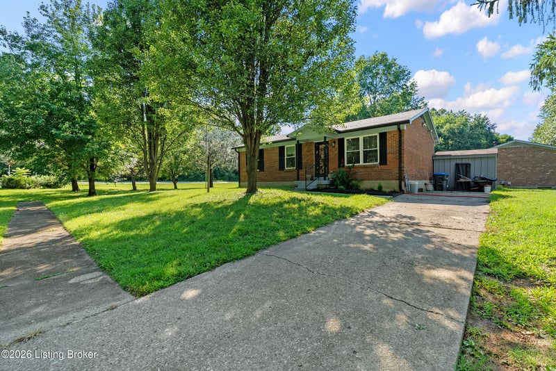 9504 Pirouette Ave, Louisville, KY 40118