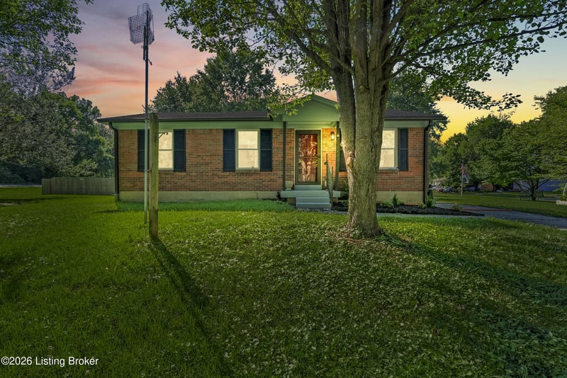 9504 Pirouette Ave, Louisville, KY 40118