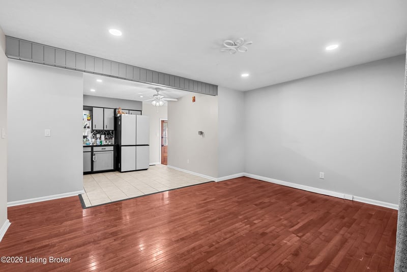 9504 Pirouette Ave, Louisville, KY 40118