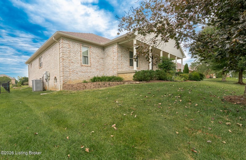 9505 Dabney Carr Dr, Jeffersontown, KY 40299