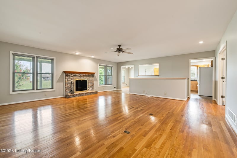 9505 Dabney Carr Dr, Jeffersontown, KY 40299