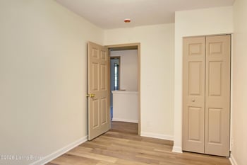 955 S 7th St, Louisville, KY 40203