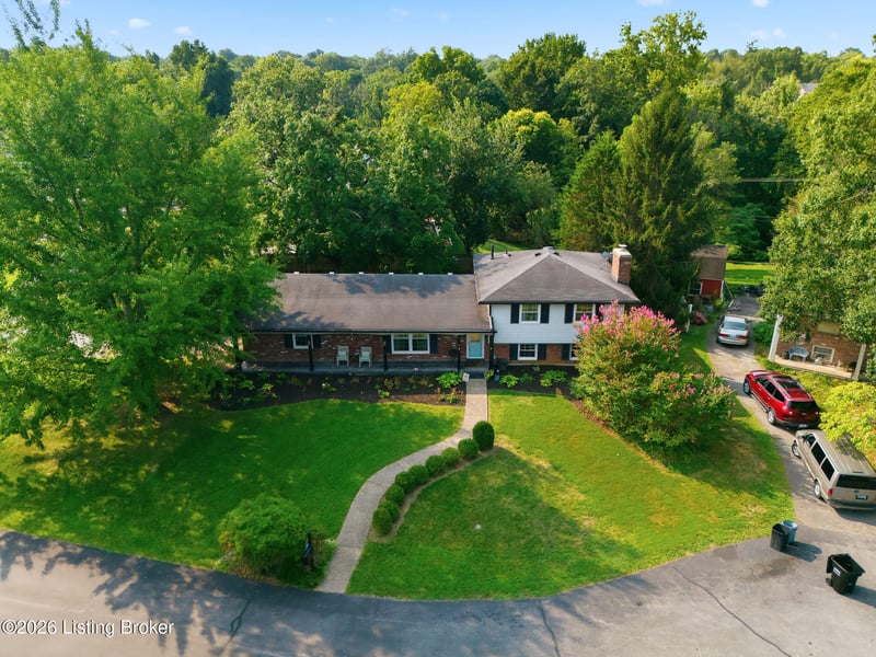 9604 Somerford Ct, Louisville, KY 40242