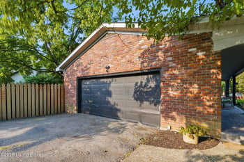 9604 Somerford Ct, Louisville, KY 40242