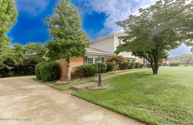 9611 Millstone Dr, Louisville, KY 40023