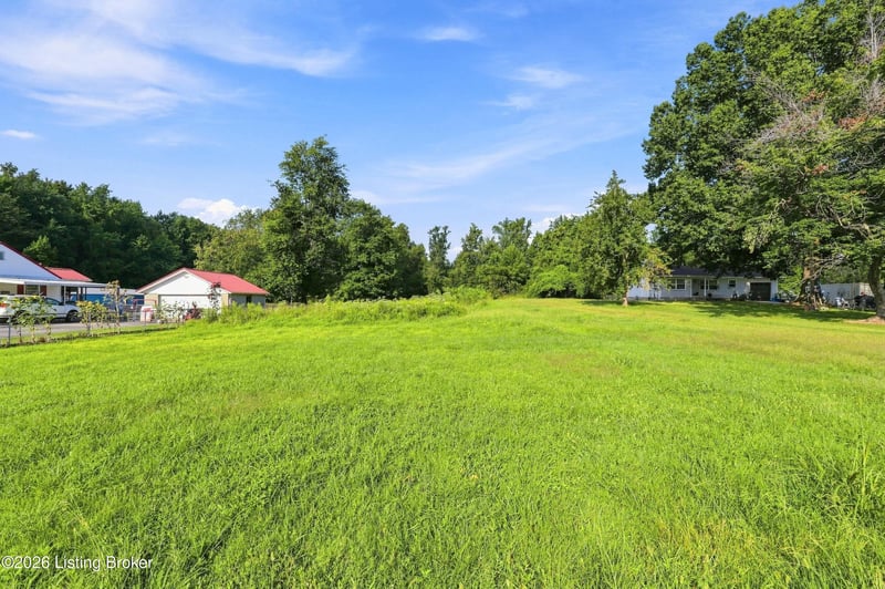 9612 Farmers Ln, Fairdale, KY 40118