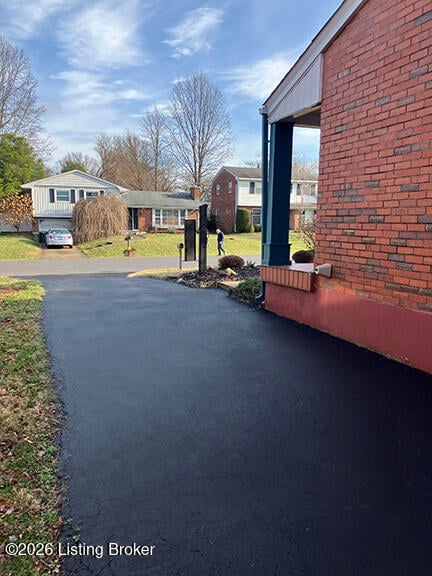 9616 Lyric Ln, Jeffersontown, KY 40299