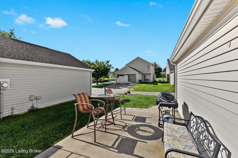 9619 Riverwalk Ave, Louisville, KY 40229