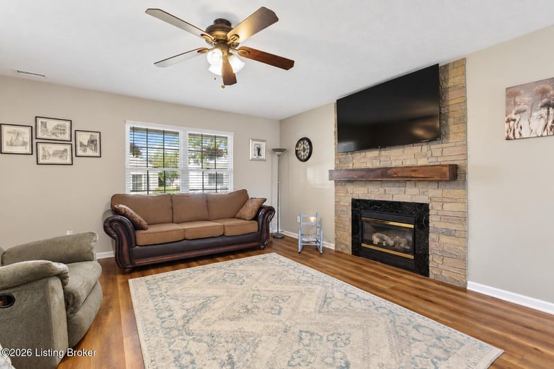 9619 Riverwalk Ave, Louisville, KY 40229
