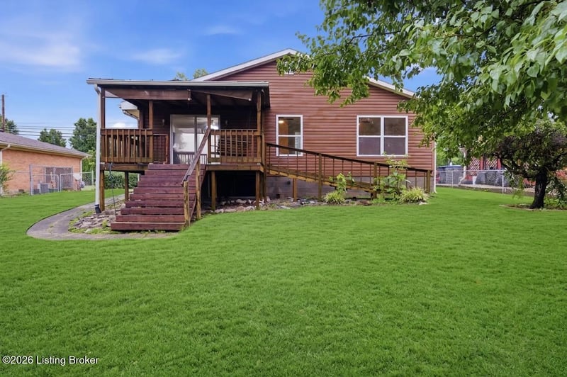9622 Maple Rd, Louisville, KY 40229