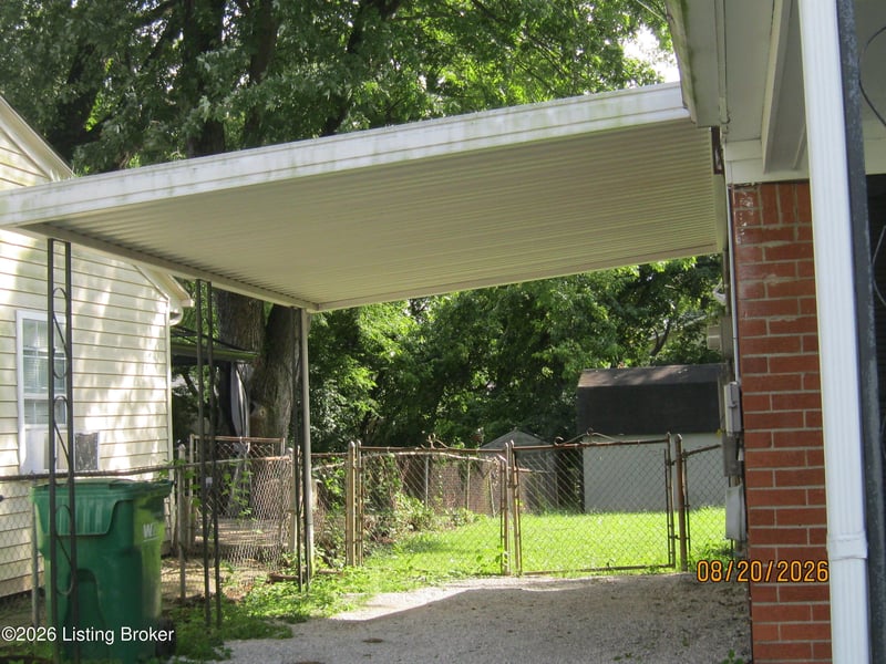 963 Hillview Blvd, Louisville, KY 40229