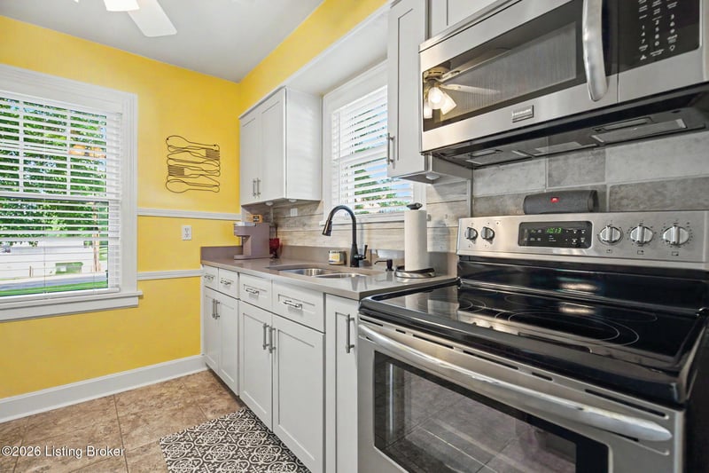 963 Palatka Rd, Louisville, KY 40214