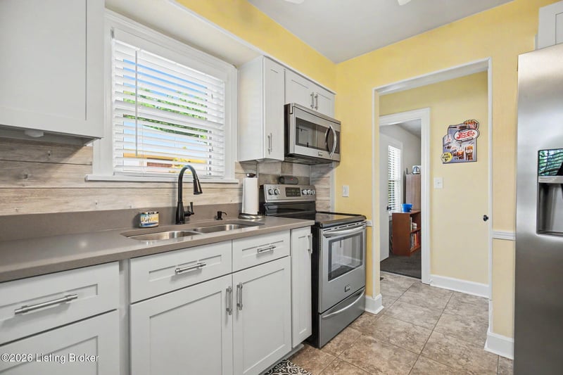 963 Palatka Rd, Louisville, KY 40214