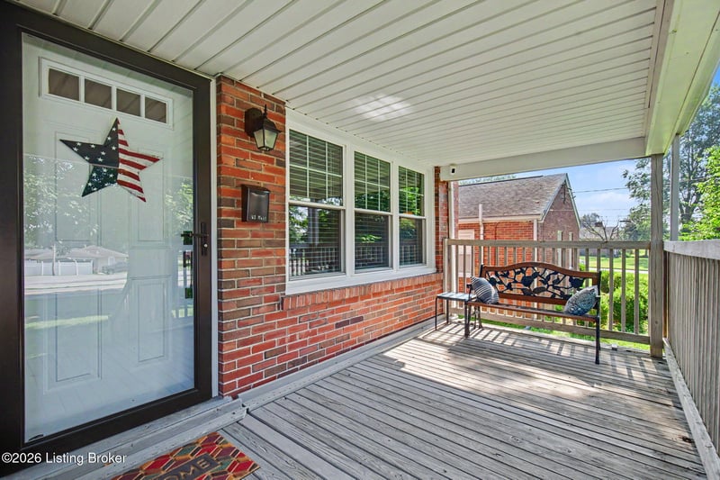 963 Palatka Rd, Louisville, KY 40214
