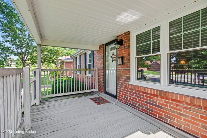 963 Palatka Rd, Louisville, KY 40214
