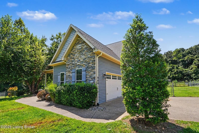 966 E Main St, Vine Grove, KY 40175