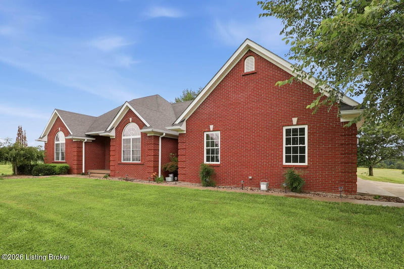 9671 Bloomfield Rd, Bloomfield, KY 40008