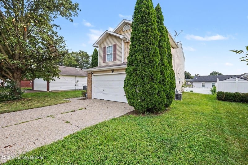 9711 Brooks Bend Rd, Louisville, KY 40258