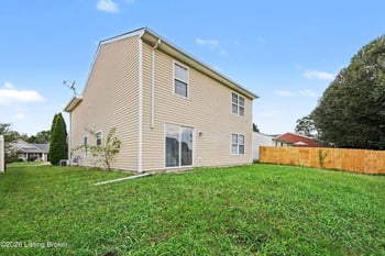 9711 Brooks Bend Rd, Louisville, KY 40258