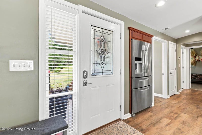9712 Old Six Mile Ln, Louisville, KY 40299
