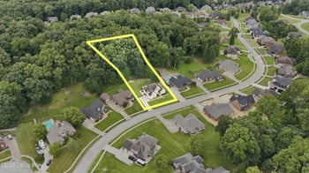 9713 Secretariat Dr, Louisville, KY 40214