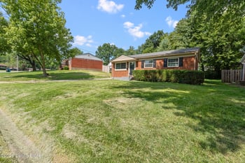 9715 Titan Dr, Louisville, KY 40229