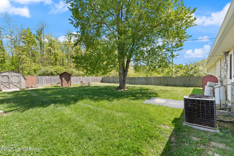 9718 Us 421, Milton, KY 40045