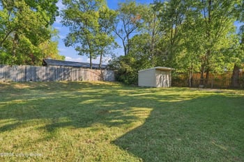 9719 Lake Elkhorn Dr, Louisville, KY 40291
