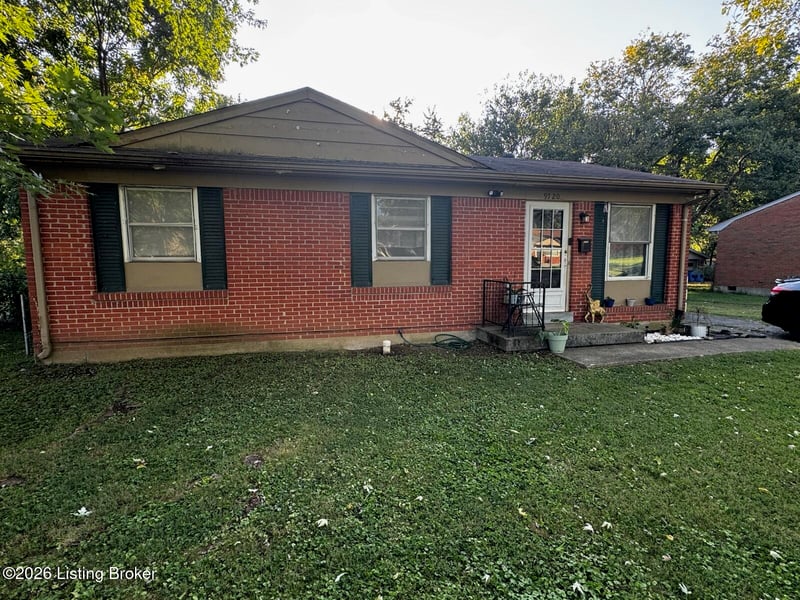 9720 Titan Dr, Louisville, KY 40229