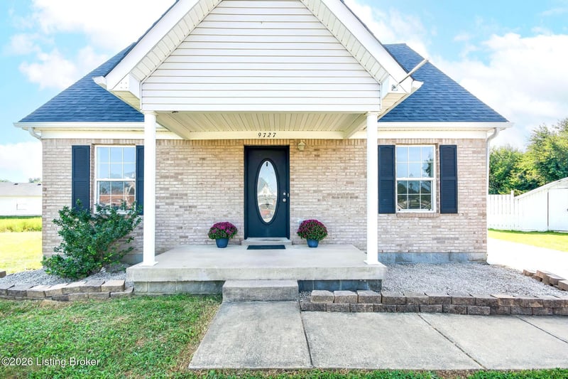 9727 Brooks Bend Rd, Louisville, KY 40258
