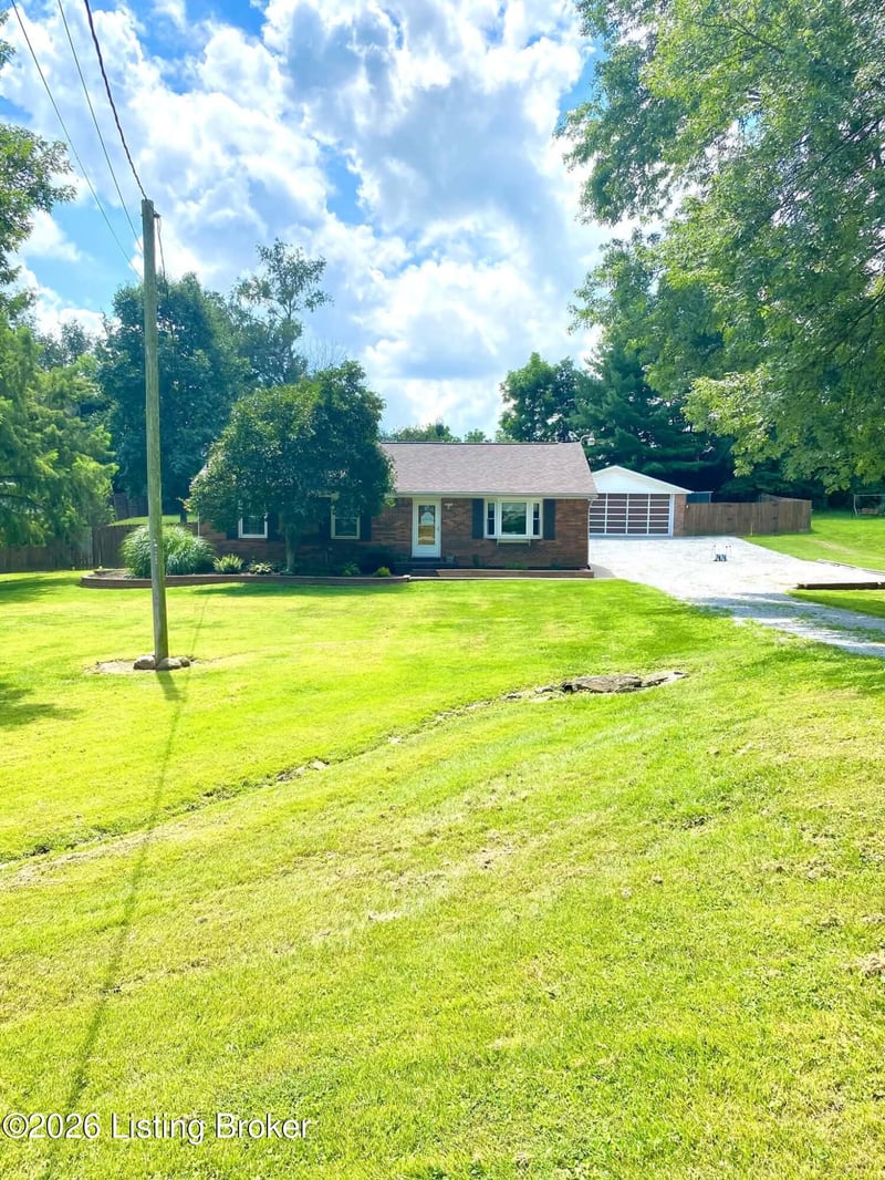 974 Trout Ln, Shelbyville, KY 40065