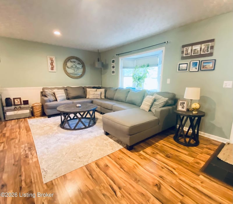 974 Trout Ln, Shelbyville, KY 40065