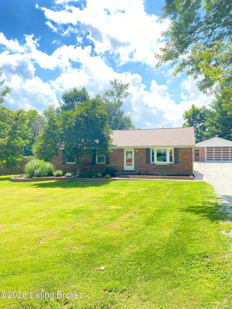 974 Trout Ln, Shelbyville, KY 40065