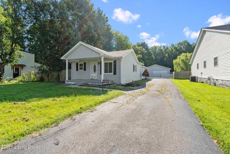 9745 Mason Ln, Fairdale, KY 40118