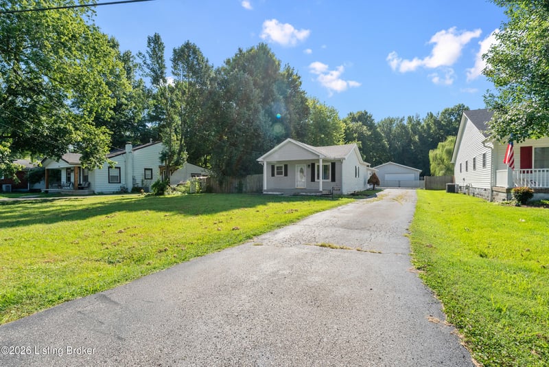 9745 Mason Ln, Fairdale, KY 40118