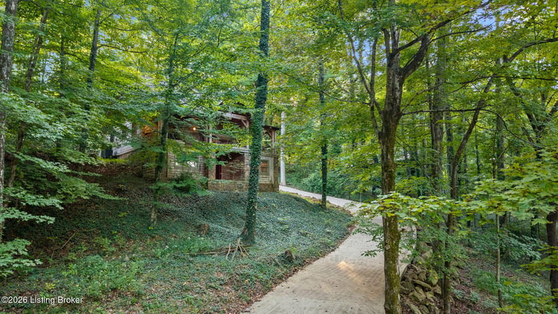 979 Penn Run Rd, Bee Spring, KY 42207