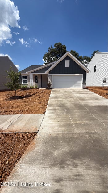 98 Hearthstone Ln, Radcliff, KY 40160