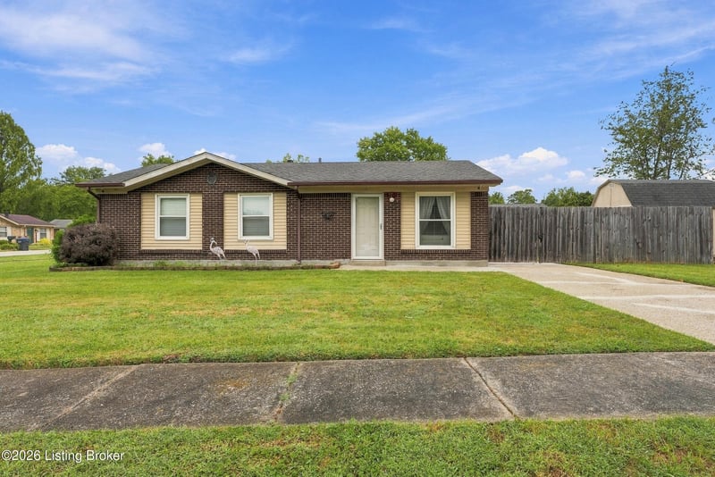 9801 Barnlake Dr, Louisville, KY 40291