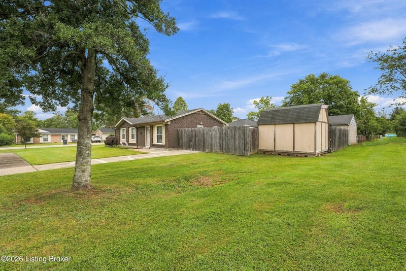 9801 Barnlake Dr, Louisville, KY 40291